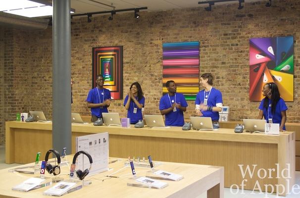 Apple Store — Covent Garden — photograph 19