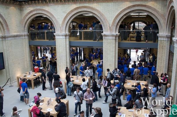 Apple Store — Covent Garden — photograph 27