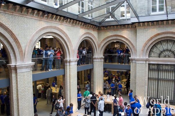 Apple Store — Covent Garden — photograph 31