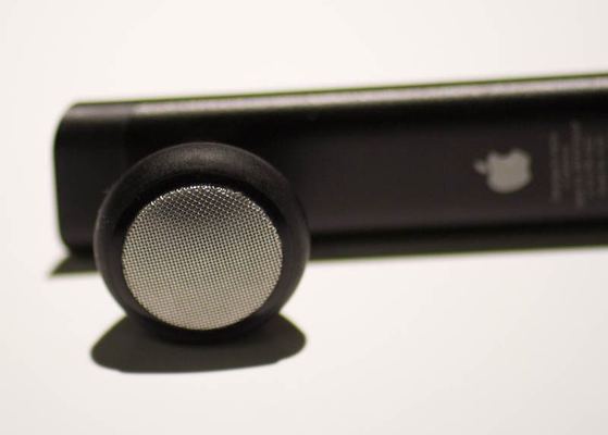 iPhone Bluetooth Headset — photograph 3