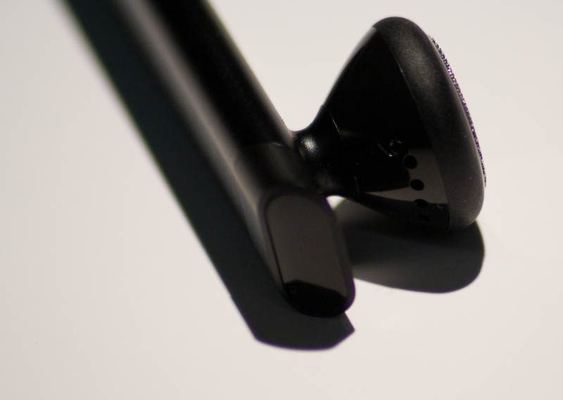 iPhone Bluetooth Headset — photograph 5