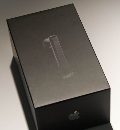 iPhone Bluetooth Headset — photograph 9