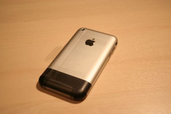 iPhone UK packaging — photograph 8