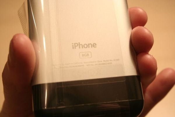 iPhone UK packaging — photograph 9