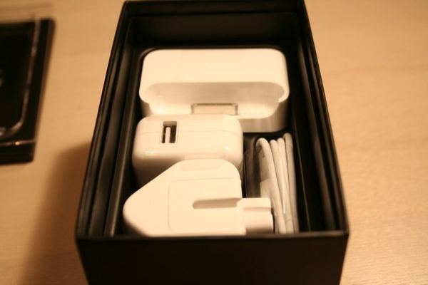 iPhone UK packaging — photograph 11