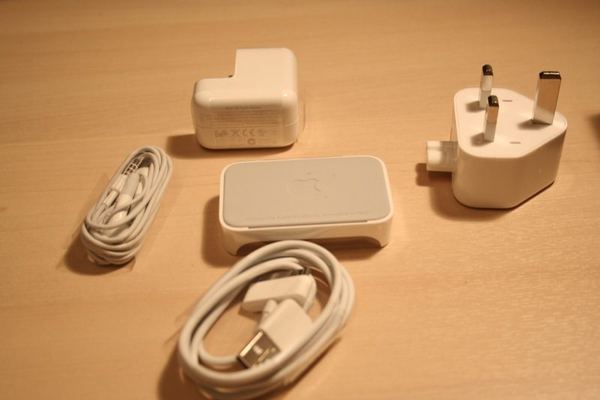 iPhone UK packaging — photograph 17
