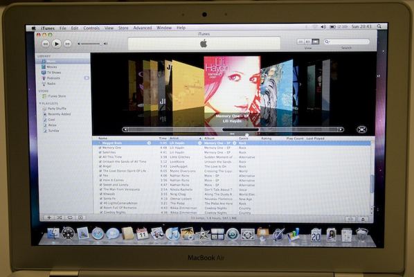 MacBook Air — review — photograph 19