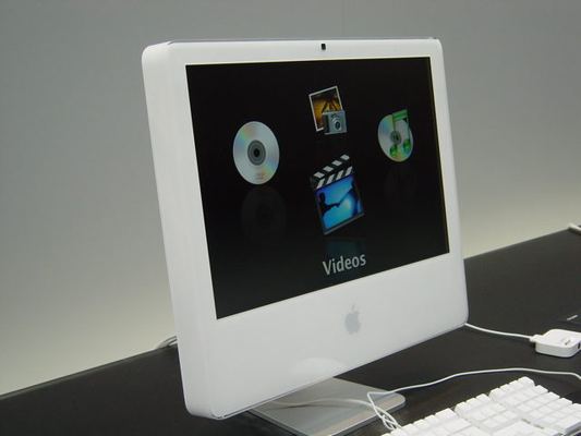 Mac Expo 2005 — photograph 22