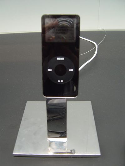Mac Expo 2005 — photograph 30