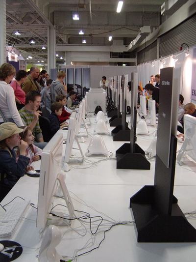 Mac Expo 2005 — photograph 39
