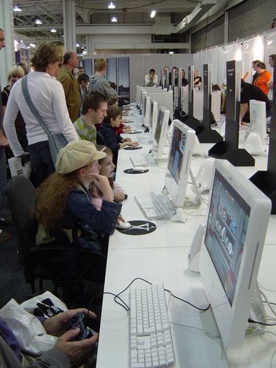 Mac Expo 2005 — photograph 40