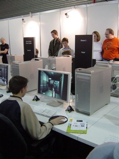 Mac Expo 2005 — photograph 41