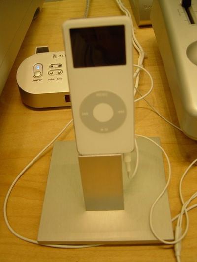 Mac Expo 2005 — photograph 42