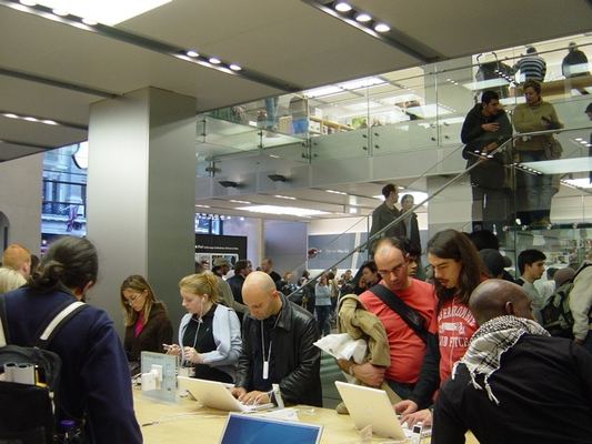 Mac Expo 2005 — photograph 45