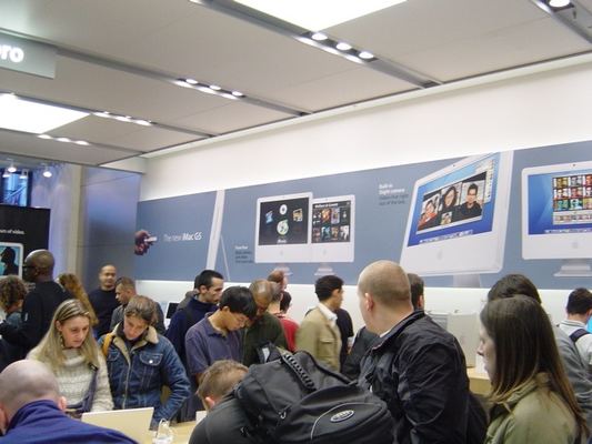 Mac Expo 2005 — photograph 51
