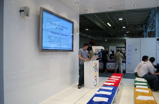 Mac Expo 2006 — photograph 7