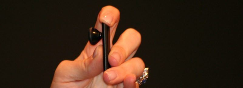Macworld 2007 — Danika Cleary demonstrates iPhone — photograph 35