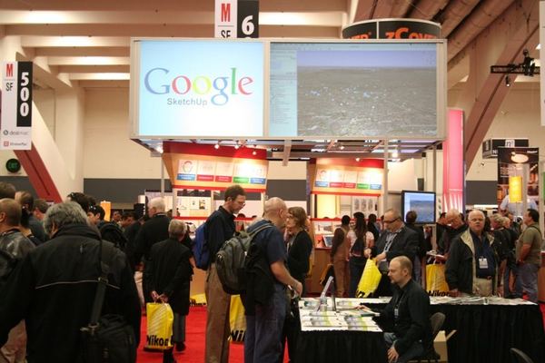 Macworld 2007 — expo floor — photograph 10