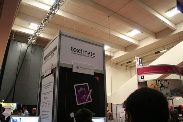Macworld 2007 — expo floor — photograph 18