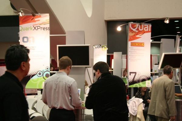 Macworld 2007 — expo floor — photograph 30