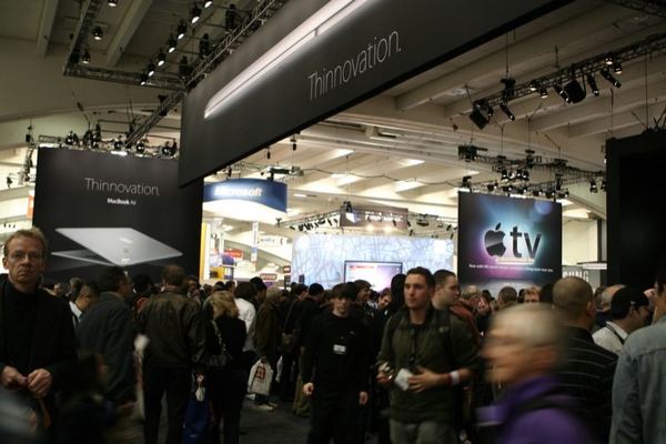Macworld 2008 — Apple booth — photograph 14