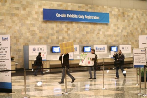 Macworld 2008 — the keynote queue — photograph 4