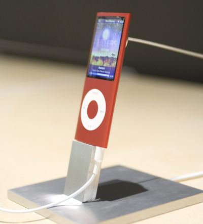 Macworld 2009 — Apple booth — photograph 29