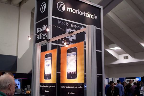 Macworld 2009 — expo floor — photograph 19