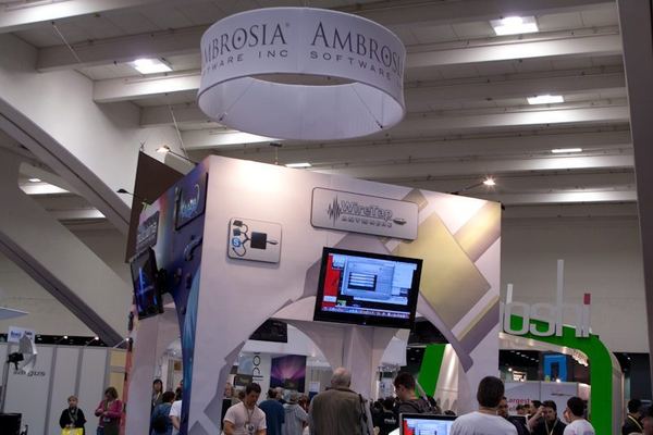 Macworld 2009 — expo floor — photograph 78