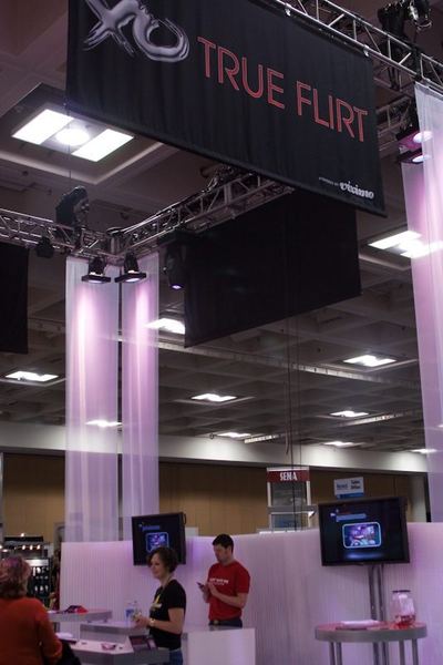 Macworld 2009 — expo floor — photograph 110