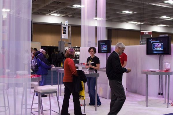 Macworld 2009 — expo floor — photograph 111