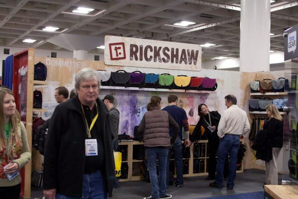 Macworld 2009 — expo floor — photograph 117