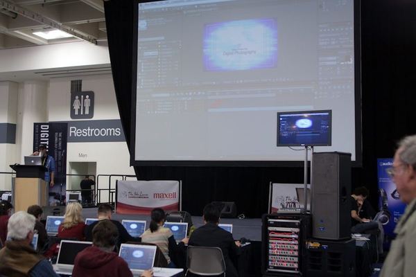 Macworld 2009 — expo floor — photograph 123