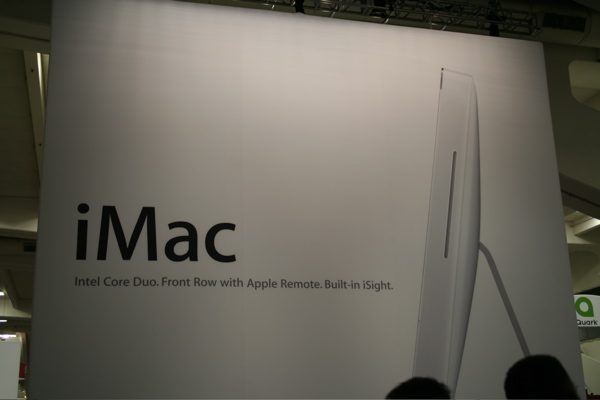 Macworld San Francisco 2006 — expo floor — photograph 13