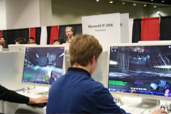 Macworld San Francisco 2006 — expo floor — photograph 47