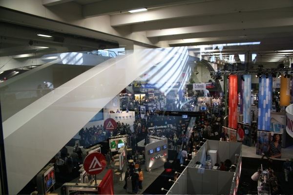 Macworld San Francisco 2006 — expo floor — photograph 66