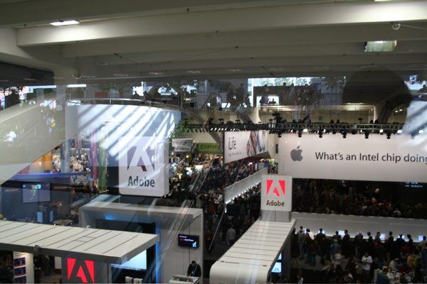 Macworld San Francisco 2006 — expo floor — photograph 69