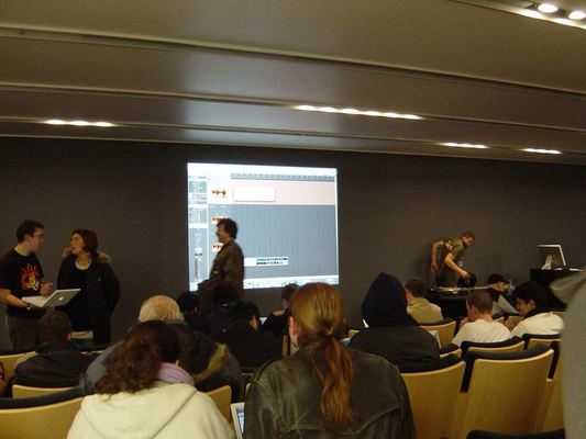 Apple Store — Regent Street — photograph 6