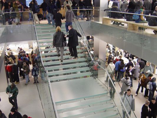 Apple Store — Regent Street — photograph 9