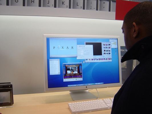 Apple Store — Regent Street — photograph 23