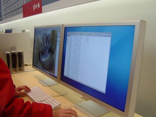 Apple Store — Regent Street — photograph 25