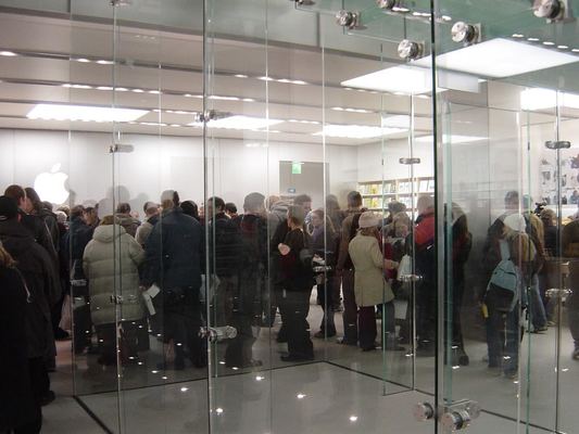 Apple Store — Regent Street — photograph 30
