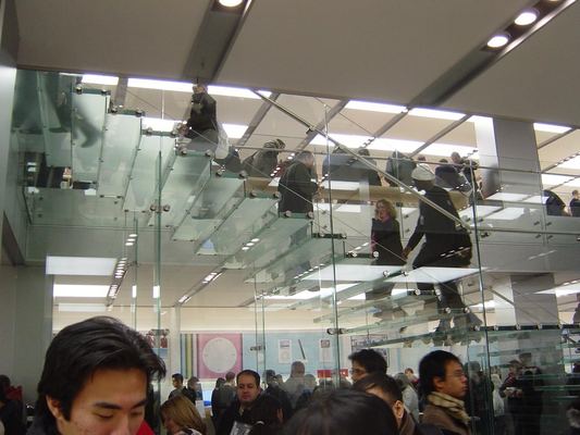 Apple Store — Regent Street — photograph 33