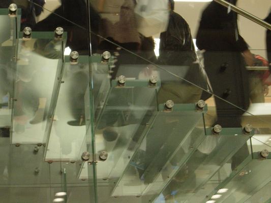 Apple Store — Regent Street — photograph 35