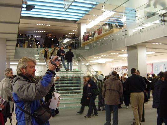Apple Store — Regent Street — photograph 36