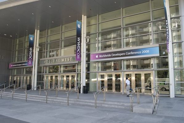 WWDC 2008 — banners — photograph 10